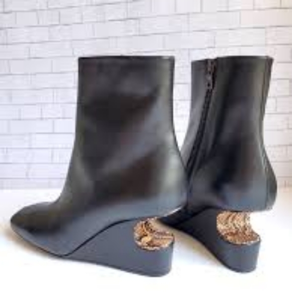 NIB Dries Van Noten snake effect cutout wedge booties